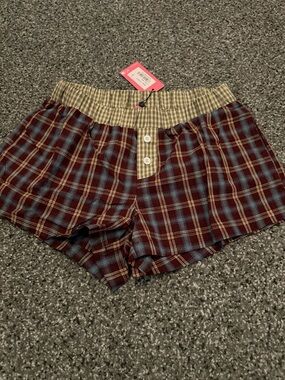 Womens new Edikted shorts size small